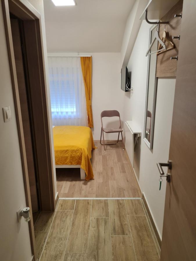 Restoran I Sobe Savic Bed and Breakfast Krnjak Εξωτερικό φωτογραφία