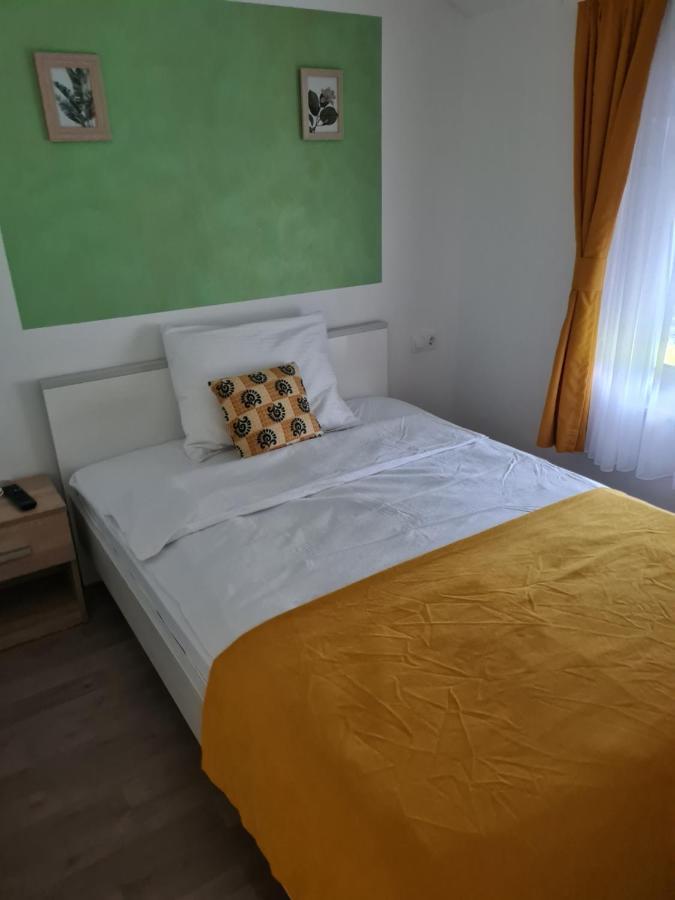 Restoran I Sobe Savic Bed and Breakfast Krnjak Εξωτερικό φωτογραφία