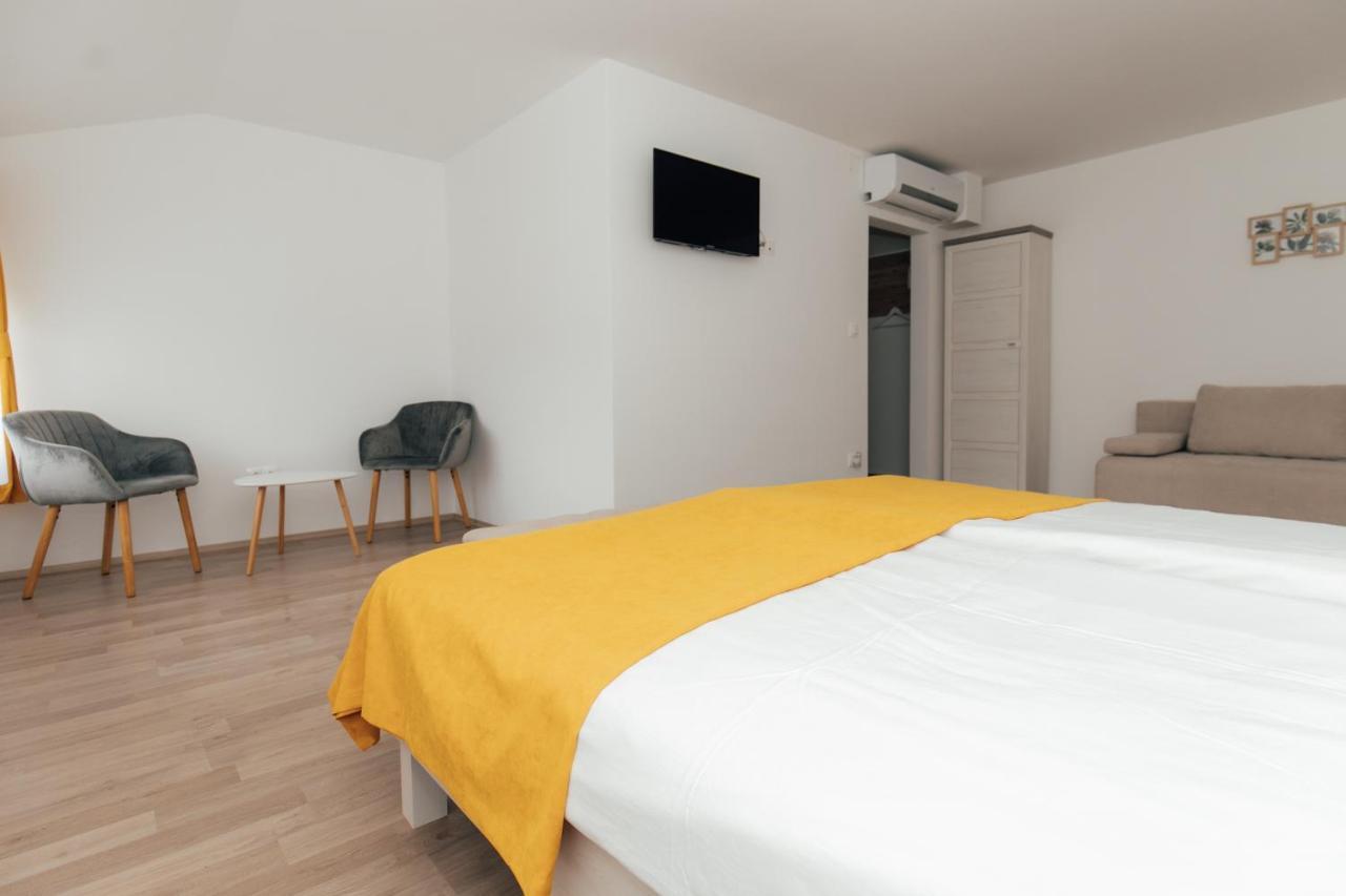 Restoran I Sobe Savic Bed and Breakfast Krnjak Εξωτερικό φωτογραφία